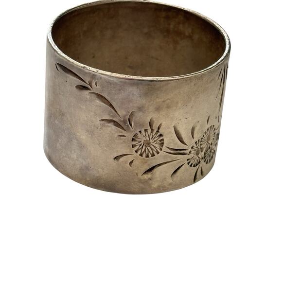 VICTORIAN ENGRAVED Coin/Sterling Silver Floral NAPKIN RING Unmarked 36 Grams - Picture 8 of 10